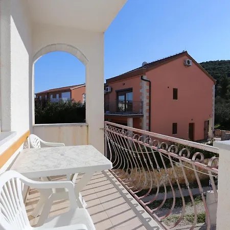 Apartment By The Sea Slatine, Ciovo - 14541 Slatine